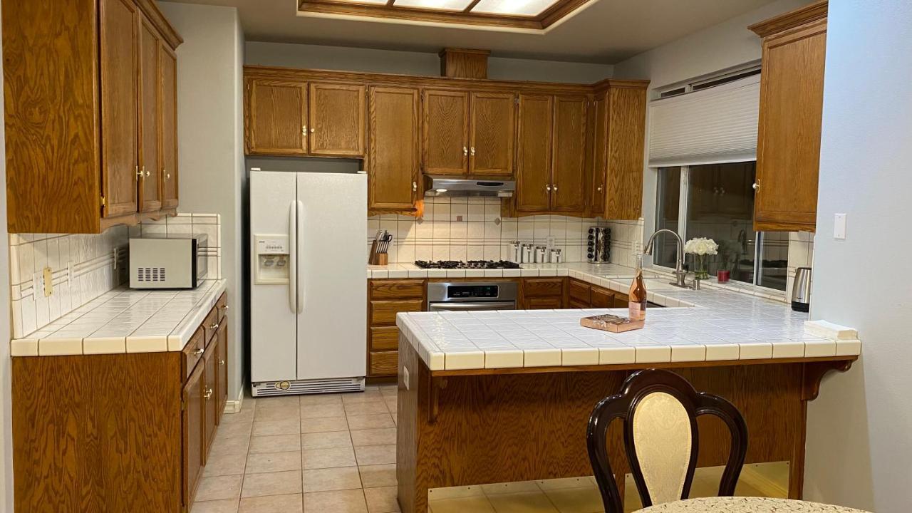 Beautiful Peaceful Desirable Home In Madera Rancho Екстер'єр фото